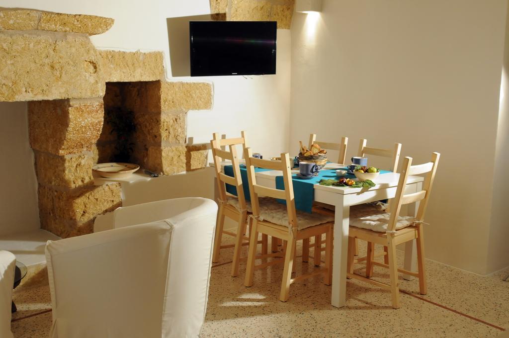 Holiday Home La Corte Dei Pirri Gagliano del Capo Bilik gambar
